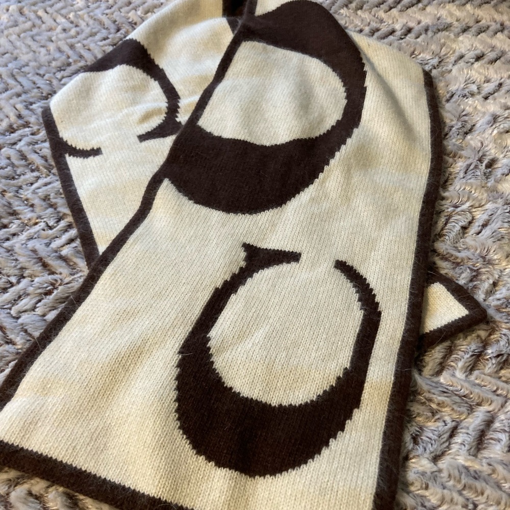 Coach scarf - Picture 3 of 3